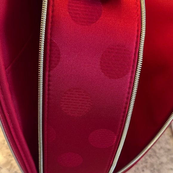 Estee Lauder Vibrant Red makeup bag with Gold Details - Picture 5 of 5